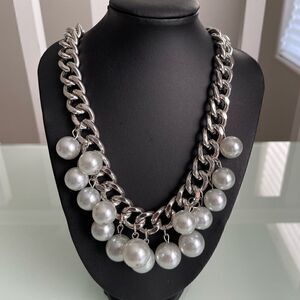 Get Off My Runway Necklace/Earrings Set